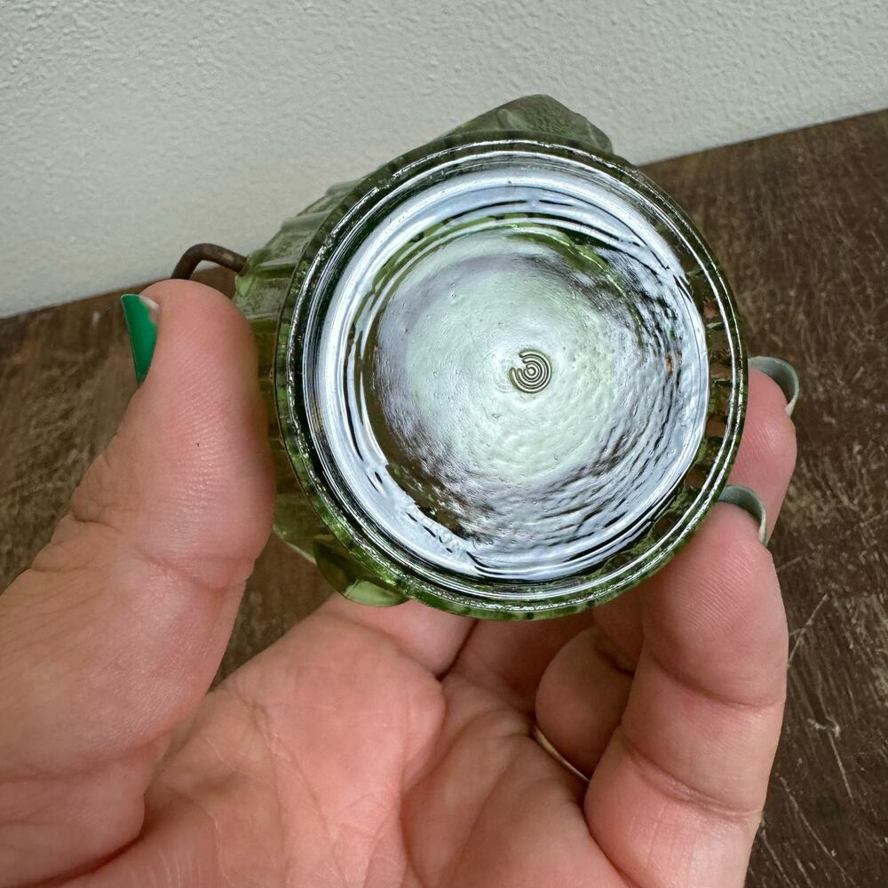 Vintage Hazel Atlas Little Coal Bucket Ashtray With Handle Green Glass - Picture 7 of 8